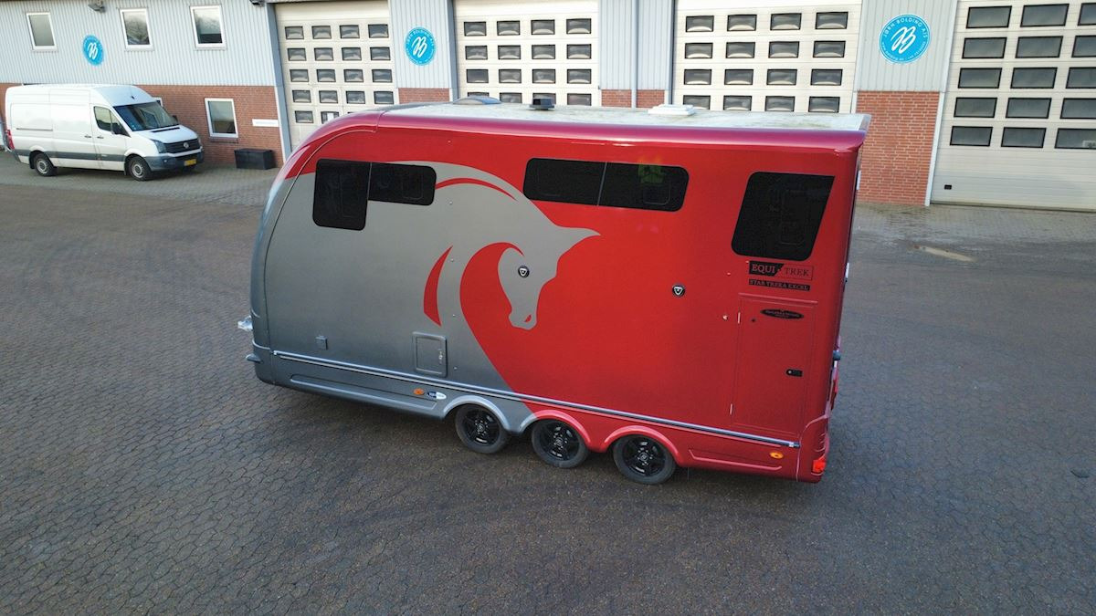 Equi-Trek Star-Treka - Hevostraileri: kuva Equi-Trek Star-Treka - Hevostraileri Equi-Trek Star-Treka - Hevostraileri: kuva Equi-Trek Star-Treka - Hevostraileri