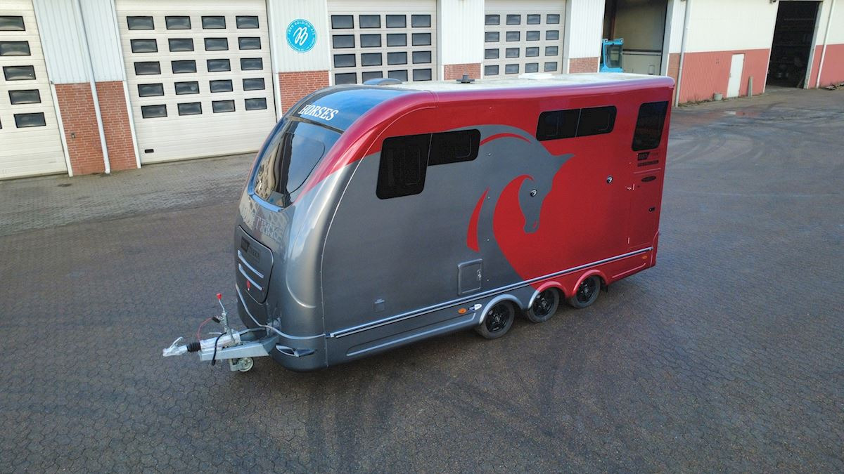 Equi-Trek Star-Treka - Hevostraileri: kuva Equi-Trek Star-Treka - Hevostraileri Equi-Trek Star-Treka - Hevostraileri: kuva Equi-Trek Star-Treka - Hevostraileri