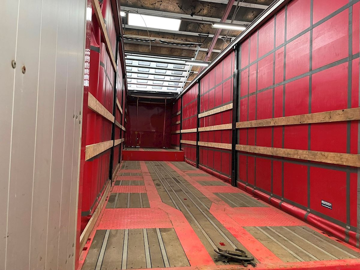 Kel-Berg S660S - Pressukapellipuoliperävaunu: kuva Kel-Berg S660S - Pressukapellipuoliperävaunu Kel-Berg S660S - Pressukapellipuoliperävaunu: kuva Kel-Berg S660S - Pressukapellipuoliperävaunu