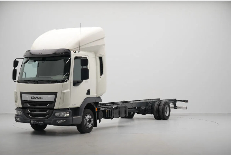DAF LF 260 FA 12T CHASSIS SLEEPING CAB 610WB NEW - Kuorma-auto alusta: kuva DAF LF 260 FA 12T CHASSIS SLEEPING CAB 610WB NEW - Kuorma-auto alusta DAF LF 260 FA 12T CHASSIS SLEEPING CAB 610WB NEW - Kuorma-auto alusta: kuva DAF LF 260 FA 12T CHASSIS SLEEPING CAB 610WB NEW - Kuorma-auto alusta