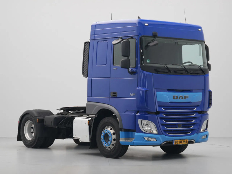 Vetopöytäauto DAF XF 450 FT Space Cab, PTO: kuva Vetopöytäauto DAF XF 450 FT Space Cab, PTO