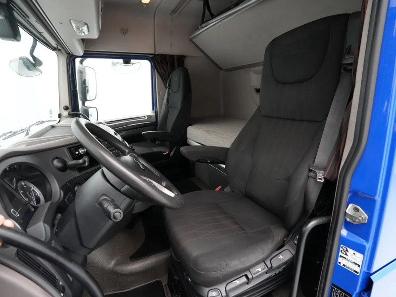 Vetopöytäauto DAF XF 450 FT Space Cab, PTO: kuva Vetopöytäauto DAF XF 450 FT Space Cab, PTO