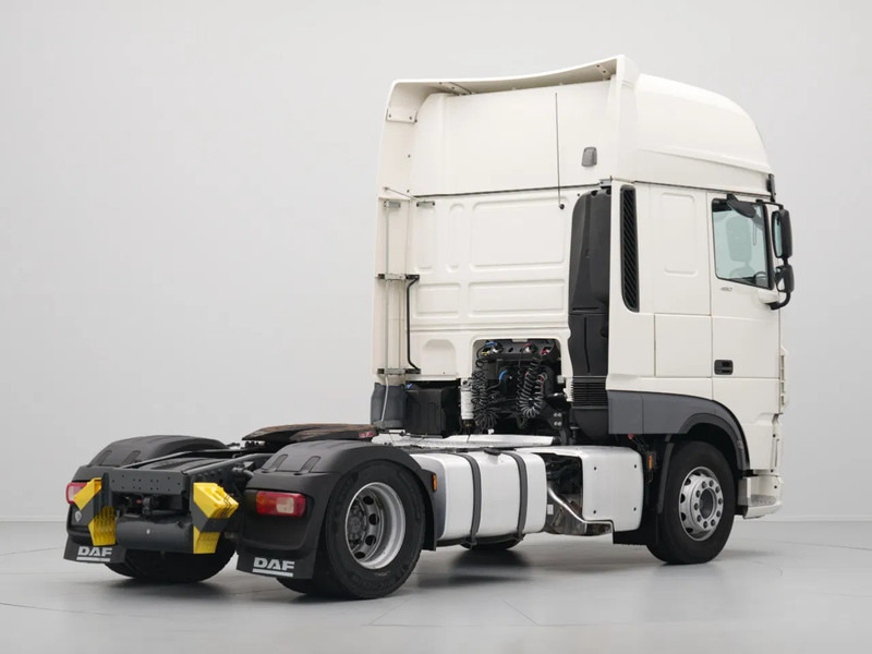 DAF XF 480 FT Super Space Cab, 2x Tanks - Vetopöytäauto: kuva DAF XF 480 FT Super Space Cab, 2x Tanks - Vetopöytäauto DAF XF 480 FT Super Space Cab, 2x Tanks - Vetopöytäauto: kuva DAF XF 480 FT Super Space Cab, 2x Tanks - Vetopöytäauto