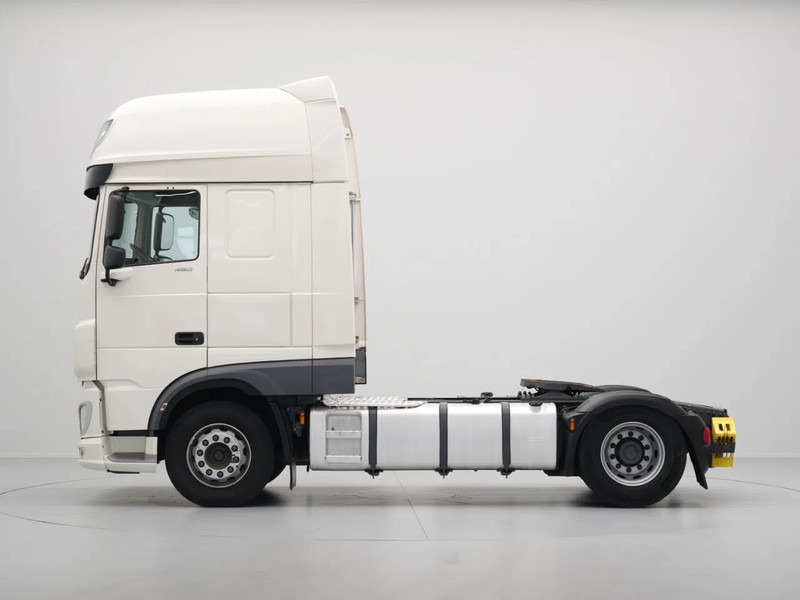 DAF XF 480 FT Super Space Cab, 2x Tanks - Vetopöytäauto: kuva DAF XF 480 FT Super Space Cab, 2x Tanks - Vetopöytäauto DAF XF 480 FT Super Space Cab, 2x Tanks - Vetopöytäauto: kuva DAF XF 480 FT Super Space Cab, 2x Tanks - Vetopöytäauto