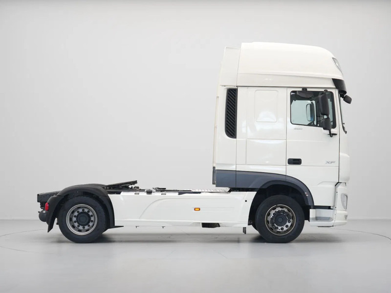 DAF XF 480 FT Super Space Cab, 2x Tanks, PTO Prep - Vetopöytäauto: kuva DAF XF 480 FT Super Space Cab, 2x Tanks, PTO Prep - Vetopöytäauto DAF XF 480 FT Super Space Cab, 2x Tanks, PTO Prep - Vetopöytäauto: kuva DAF XF 480 FT Super Space Cab, 2x Tanks, PTO Prep - Vetopöytäauto