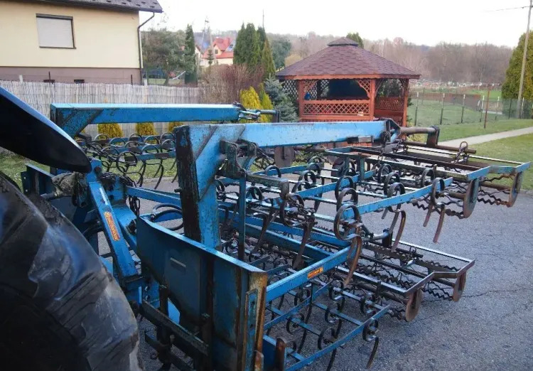 Agregat uprawowy Rabe Werk szerokość robocza 4,7m - Maanmuokkauskone: kuva Agregat uprawowy Rabe Werk szerokość robocza 4,7m - Maanmuokkauskone Agregat uprawowy Rabe Werk szerokość robocza 4,7m - Maanmuokkauskone: kuva Agregat uprawowy Rabe Werk szerokość robocza 4,7m - Maanmuokkauskone