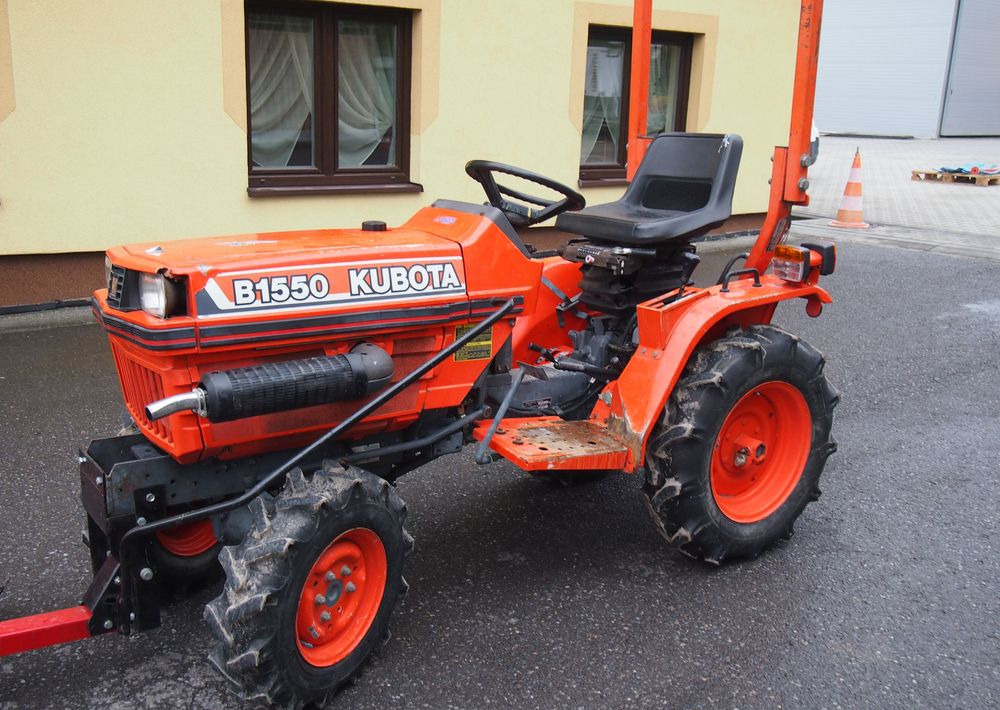 Leasing  Ciągnik Kubota B1550 1994 traktorek KUBOTA 4x4 19KM Ciągnik Kubota B1550 1994 traktorek KUBOTA 4x4 19KM: kuva Leasing  Ciągnik Kubota B1550 1994 traktorek KUBOTA 4x4 19KM Ciągnik Kubota B1550 1994 traktorek KUBOTA 4x4 19KM