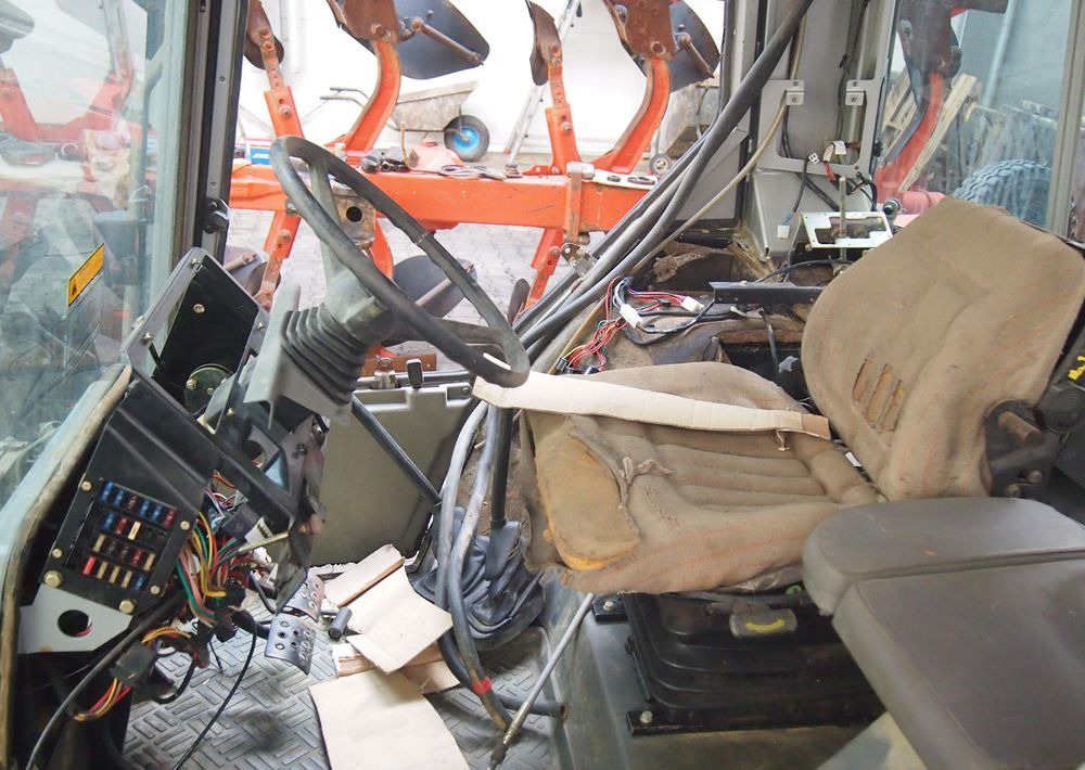 Części do Ciągnika Massey Ferguson MF 3050, 3060, 3070, 3080, 3090 Kabina do Massey Ferguson serii 30.. , 31.. , 36.. - Ohjaamo - Maatalouskoneet: kuva Części do Ciągnika Massey Ferguson MF 3050, 3060, 3070, 3080, 3090 Kabina do Massey Ferguson serii 30.. , 31.. , 36.. - Ohjaamo - Maatalouskoneet Części do Ciągnika Massey Ferguson MF 3050, 3060, 3070, 3080, 3090 Kabina do Massey Ferguson serii 30.. , 31.. , 36.. - Ohjaamo - Maatalouskoneet: kuva Części do Ciągnika Massey Ferguson MF 3050, 3060, 3070, 3080, 3090 Kabina do Massey Ferguson serii 30.. , 31.. , 36.. - Ohjaamo - Maatalouskoneet