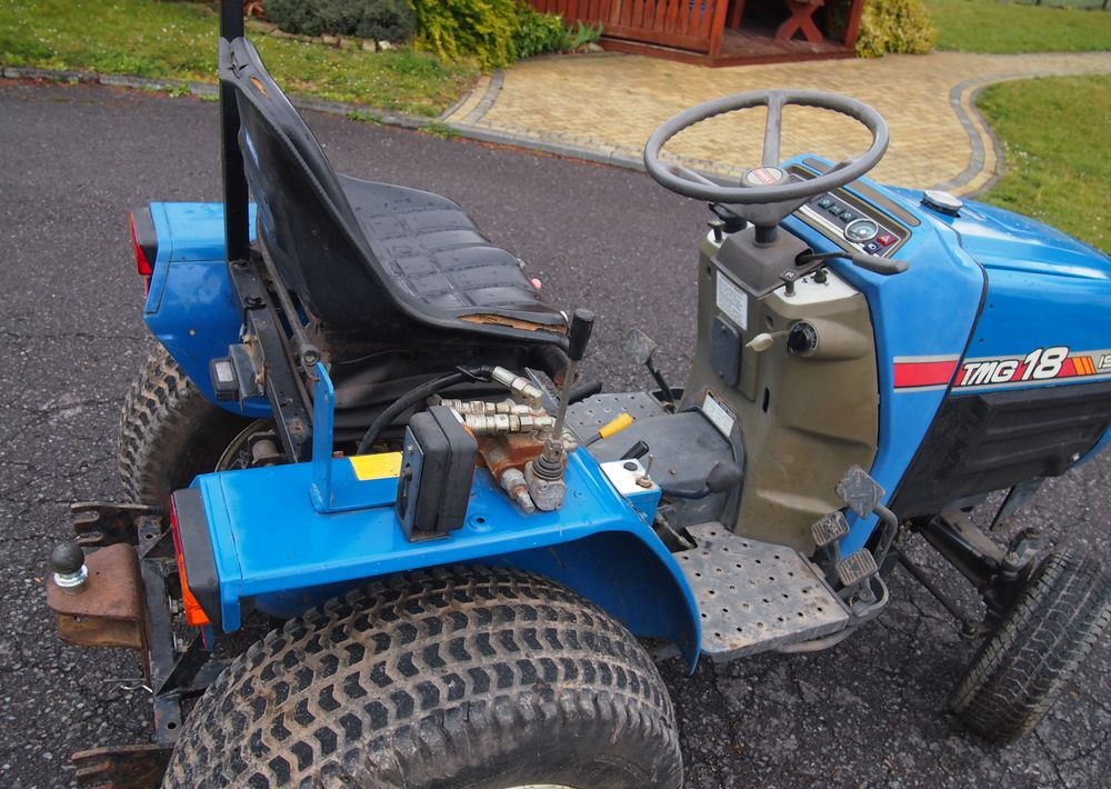 Kosiarka traktorek Iseki TMG T18 1995 hydro Diesel - Ruohonleikkuri: kuva Kosiarka traktorek Iseki TMG T18 1995 hydro Diesel - Ruohonleikkuri Kosiarka traktorek Iseki TMG T18 1995 hydro Diesel - Ruohonleikkuri: kuva Kosiarka traktorek Iseki TMG T18 1995 hydro Diesel - Ruohonleikkuri