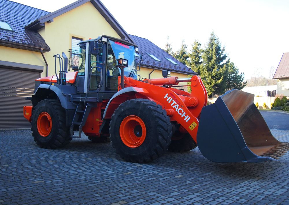 Ładowarka Hitachi ZW250 2010 Ładowarka Hitachi Waga, Centralne smarowanie - Pyöräkuormaaja: kuva  Ładowarka Hitachi ZW250 2010 Ładowarka Hitachi Waga, Centralne smarowanie - Pyöräkuormaaja Ładowarka Hitachi ZW250 2010 Ładowarka Hitachi Waga, Centralne smarowanie - Pyöräkuormaaja: kuva  Ładowarka Hitachi ZW250 2010 Ładowarka Hitachi Waga, Centralne smarowanie - Pyöräkuormaaja