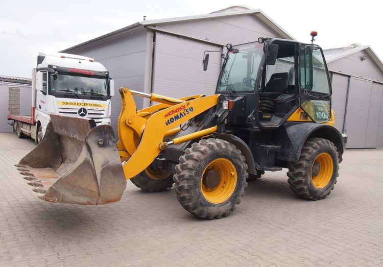 Ładowarka Komatsu WA100-6 2012 Ładowarka Komatsu WA 100-6 - Pyöräkuormaaja: kuva Ładowarka Komatsu WA100-6 2012 Ładowarka Komatsu WA 100-6 - Pyöräkuormaaja Ładowarka Komatsu WA100-6 2012 Ładowarka Komatsu WA 100-6 - Pyöräkuormaaja: kuva Ładowarka Komatsu WA100-6 2012 Ładowarka Komatsu WA 100-6 - Pyöräkuormaaja