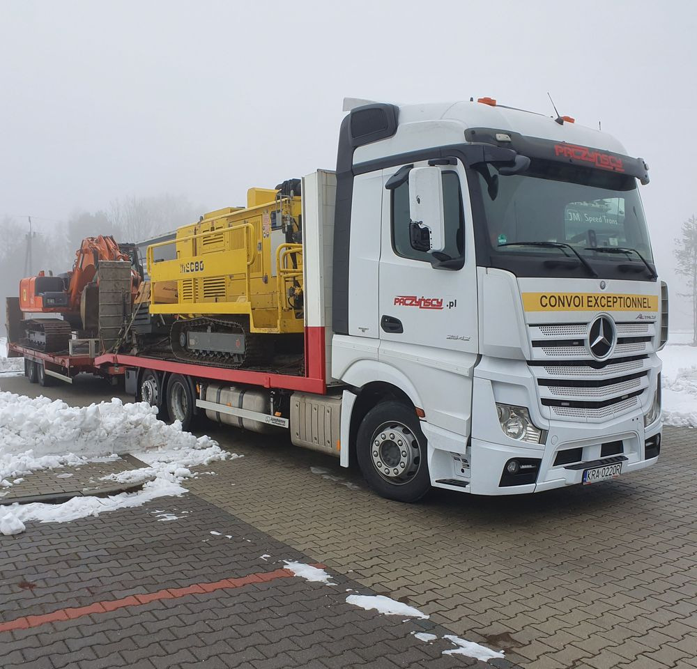 Samochód Mercedes Actros Usługi transportowe maszyn - Kuljetin kuorma-auto: kuva Samochód Mercedes Actros Usługi transportowe maszyn - Kuljetin kuorma-auto Samochód Mercedes Actros Usługi transportowe maszyn - Kuljetin kuorma-auto: kuva Samochód Mercedes Actros Usługi transportowe maszyn - Kuljetin kuorma-auto