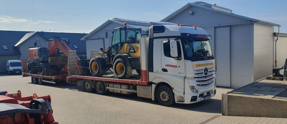 Samochód Mercedes Actros Usługi transportowe maszyn - Kuljetin kuorma-auto: kuva Samochód Mercedes Actros Usługi transportowe maszyn - Kuljetin kuorma-auto Samochód Mercedes Actros Usługi transportowe maszyn - Kuljetin kuorma-auto: kuva Samochód Mercedes Actros Usługi transportowe maszyn - Kuljetin kuorma-auto