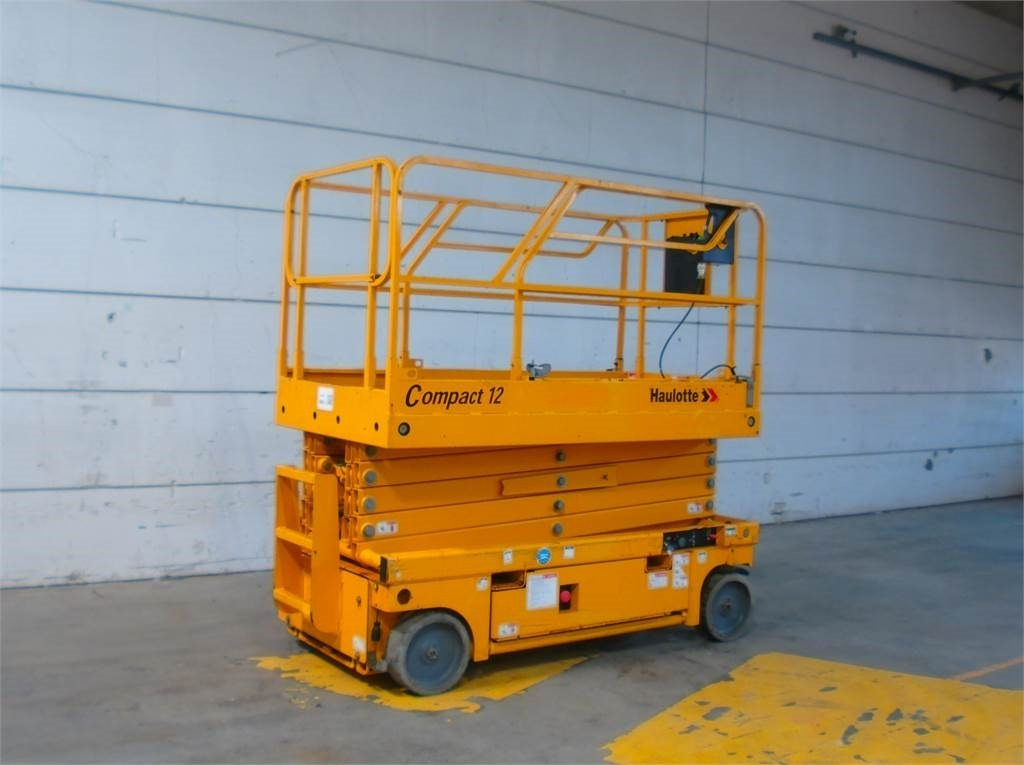 Haulotte Compact 12 - Saksilava: kuva Haulotte Compact 12 - Saksilava Haulotte Compact 12 - Saksilava: kuva Haulotte Compact 12 - Saksilava