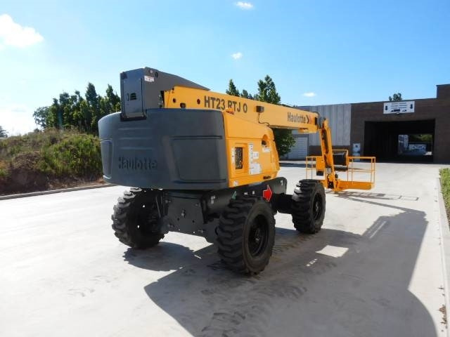 Haulotte HT23RTJ O - Dual load - Kuukulkija: kuva Haulotte HT23RTJ O - Dual load - Kuukulkija Haulotte HT23RTJ O - Dual load - Kuukulkija: kuva Haulotte HT23RTJ O - Dual load - Kuukulkija