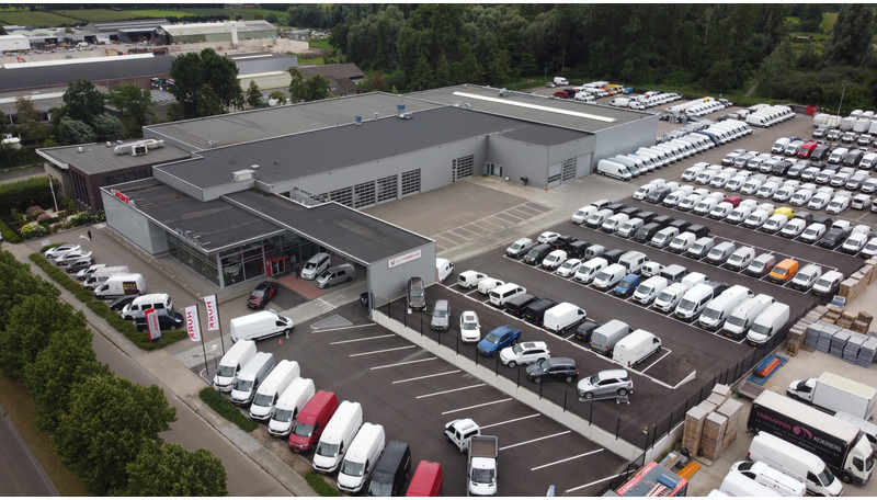 Pakettiauto, Jatko-ohjaamo kevyt kuorma-auto Volkswagen Crafter 50 2.5 TDI Aut. L2H2 DC Dubbel Cabine EXPORT 5 cil/ 3.5t Trekverm./ Airco/ 6 Pers./ 270Gr.Deuren/ Trekhaak: kuva Pakettiauto, Jatko-ohjaamo kevyt kuorma-auto Volkswagen Crafter 50 2.5 TDI Aut. L2H2 DC Dubbel Cabine EXPORT 5 cil/ 3.5t Trekverm./ Airco/ 6 Pers./ 270Gr.Deuren/ Trekhaak Pakettiauto, Jatko-ohjaamo kevyt kuorma-auto Volkswagen Crafter 50 2.5 TDI Aut. L2H2 DC Dubbel Cabine EXPORT 5 cil/ 3.5t Trekverm./ Airco/ 6 Pers./ 270Gr.Deuren/ Trekhaak: kuva Pakettiauto, Jatko-ohjaamo kevyt kuorma-auto Volkswagen Crafter 50 2.5 TDI Aut. L2H2 DC Dubbel Cabine EXPORT 5 cil/ 3.5t Trekverm./ Airco/ 6 Pers./ 270Gr.Deuren/ Trekhaak