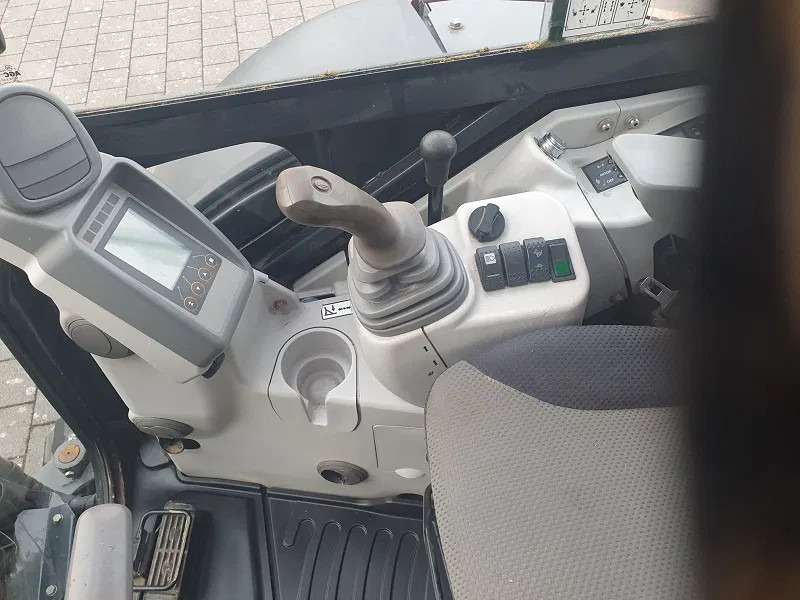 Hitachi ZX33U -5A -CLR - Minikuormaaja: kuva Hitachi ZX33U -5A -CLR - Minikuormaaja Hitachi ZX33U -5A -CLR - Minikuormaaja: kuva Hitachi ZX33U -5A -CLR - Minikuormaaja