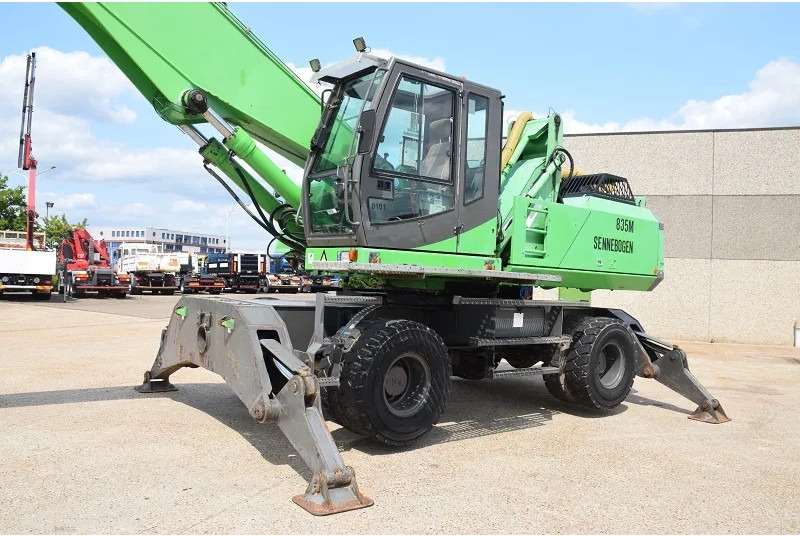 Sennebogen 835M - Pyöräalustainen kaivinkone: kuva Sennebogen 835M - Pyöräalustainen kaivinkone Sennebogen 835M - Pyöräalustainen kaivinkone: kuva Sennebogen 835M - Pyöräalustainen kaivinkone