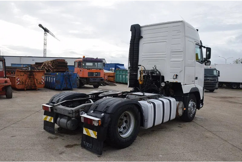 Volvo FH 12.420 - Vetopöytäauto: kuva Volvo FH 12.420 - Vetopöytäauto Volvo FH 12.420 - Vetopöytäauto: kuva Volvo FH 12.420 - Vetopöytäauto