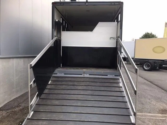 Mercedes-Benz Atego 1018 *Cruise control*Airco*Achteruitrijcamera*elektrische ruiten - Hevosauto: kuva Mercedes-Benz Atego 1018 *Cruise control*Airco*Achteruitrijcamera*elektrische ruiten - Hevosauto Mercedes-Benz Atego 1018 *Cruise control*Airco*Achteruitrijcamera*elektrische ruiten - Hevosauto: kuva Mercedes-Benz Atego 1018 *Cruise control*Airco*Achteruitrijcamera*elektrische ruiten - Hevosauto