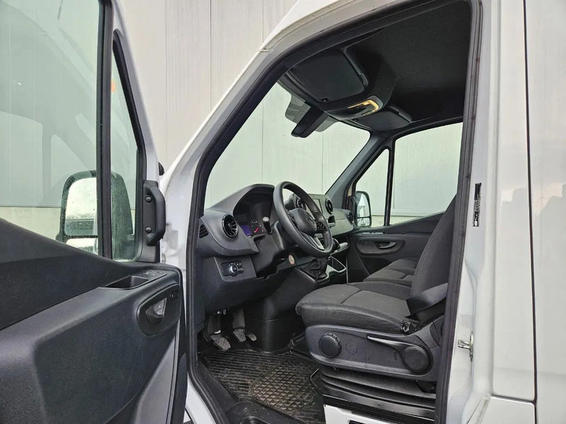 Mercedes-Benz Sprinter 317 L2H2*360°Camera*Airco*Navigatie*Zetelverwarming - Pakettiauto: kuva Mercedes-Benz Sprinter 317 L2H2*360°Camera*Airco*Navigatie*Zetelverwarming - Pakettiauto Mercedes-Benz Sprinter 317 L2H2*360°Camera*Airco*Navigatie*Zetelverwarming - Pakettiauto: kuva Mercedes-Benz Sprinter 317 L2H2*360°Camera*Airco*Navigatie*Zetelverwarming - Pakettiauto