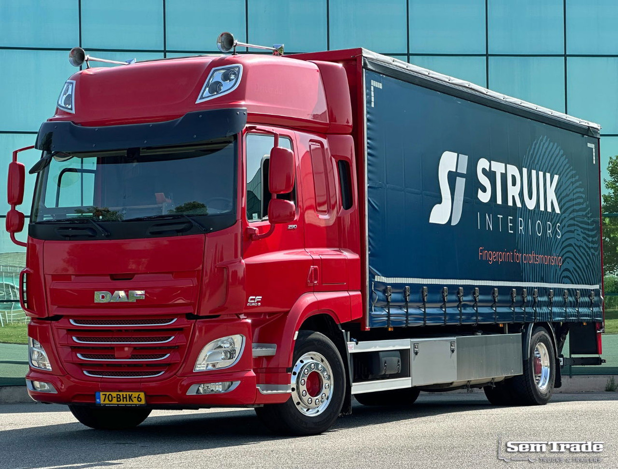DAF CF 290 FA Space CAB Hardhouten Vloer 2500 KG Klep Nieuw Staat - Umpikori kuorma-auto: kuva DAF CF 290 FA Space CAB Hardhouten Vloer 2500 KG Klep Nieuw Staat - Umpikori kuorma-auto DAF CF 290 FA Space CAB Hardhouten Vloer 2500 KG Klep Nieuw Staat - Umpikori kuorma-auto: kuva DAF CF 290 FA Space CAB Hardhouten Vloer 2500 KG Klep Nieuw Staat - Umpikori kuorma-auto
