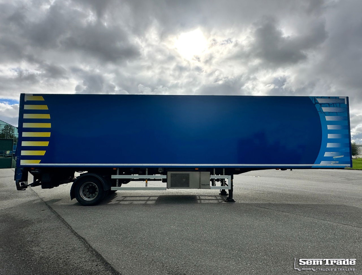 HRD NTS BI-Temp Cooling Tail Lift Steering Axle City Trailer - Refrigeraattori puoliperävaunu: kuva HRD NTS BI-Temp Cooling Tail Lift Steering Axle City Trailer - Refrigeraattori puoliperävaunu HRD NTS BI-Temp Cooling Tail Lift Steering Axle City Trailer - Refrigeraattori puoliperävaunu: kuva HRD NTS BI-Temp Cooling Tail Lift Steering Axle City Trailer - Refrigeraattori puoliperävaunu