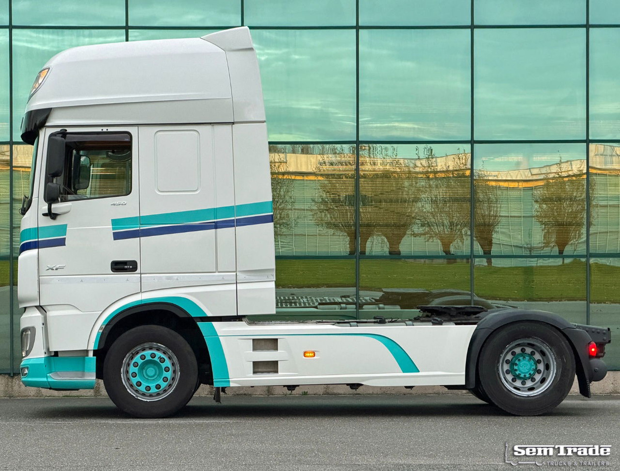 DAF XF 450 FT SSC Euro 6 Only 628.000 KM 2X Tanks TOP Condition NL-Truck - Vetopöytäauto: kuva DAF XF 450 FT SSC Euro 6 Only 628.000 KM 2X Tanks TOP Condition NL-Truck - Vetopöytäauto DAF XF 450 FT SSC Euro 6 Only 628.000 KM 2X Tanks TOP Condition NL-Truck - Vetopöytäauto: kuva DAF XF 450 FT SSC Euro 6 Only 628.000 KM 2X Tanks TOP Condition NL-Truck - Vetopöytäauto