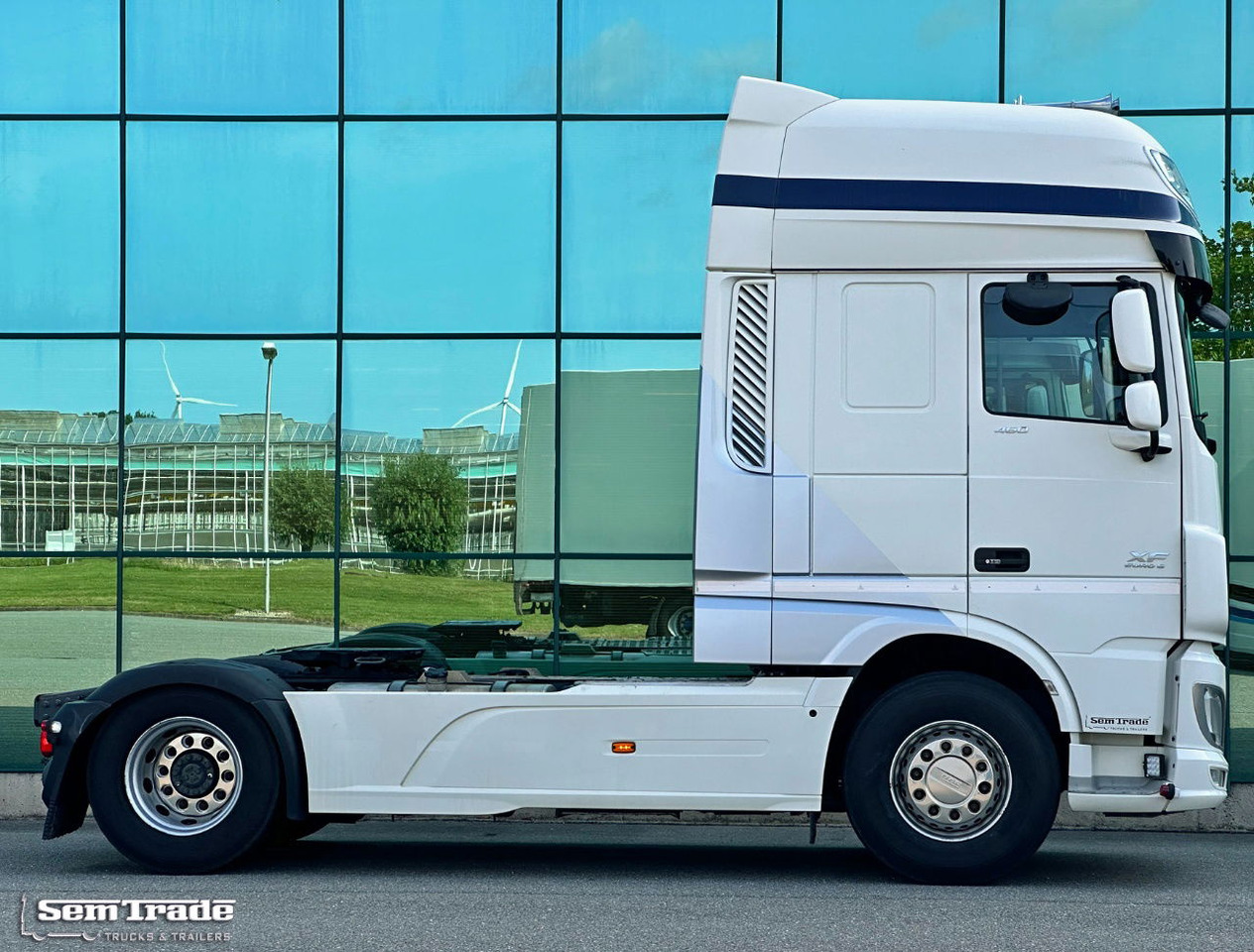 DAF XF 460 FT SSC Euro 6 Full Spoiler 2X Tanks Smart Tacho TOP Condition - Vetopöytäauto: kuva DAF XF 460 FT SSC Euro 6 Full Spoiler 2X Tanks Smart Tacho TOP Condition - Vetopöytäauto DAF XF 460 FT SSC Euro 6 Full Spoiler 2X Tanks Smart Tacho TOP Condition - Vetopöytäauto: kuva DAF XF 460 FT SSC Euro 6 Full Spoiler 2X Tanks Smart Tacho TOP Condition - Vetopöytäauto
