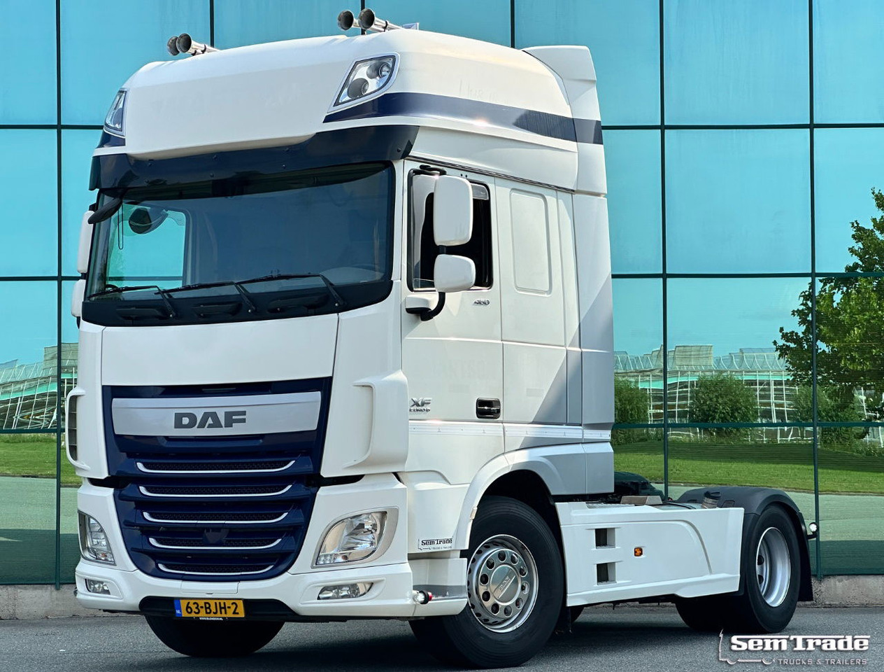 DAF XF 460 FT SSC Euro 6 Full Spoiler 2X Tanks Smart Tacho TOP Condition - Vetopöytäauto: kuva DAF XF 460 FT SSC Euro 6 Full Spoiler 2X Tanks Smart Tacho TOP Condition - Vetopöytäauto DAF XF 460 FT SSC Euro 6 Full Spoiler 2X Tanks Smart Tacho TOP Condition - Vetopöytäauto: kuva DAF XF 460 FT SSC Euro 6 Full Spoiler 2X Tanks Smart Tacho TOP Condition - Vetopöytäauto