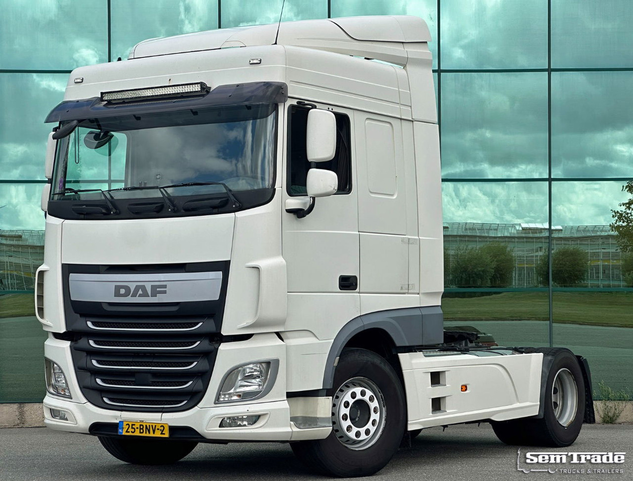 DAF XF 460 Space CAB FT Euro 6 Full Spoiler - Vetopöytäauto: kuva DAF XF 460 Space CAB FT Euro 6 Full Spoiler - Vetopöytäauto DAF XF 460 Space CAB FT Euro 6 Full Spoiler - Vetopöytäauto: kuva DAF XF 460 Space CAB FT Euro 6 Full Spoiler - Vetopöytäauto