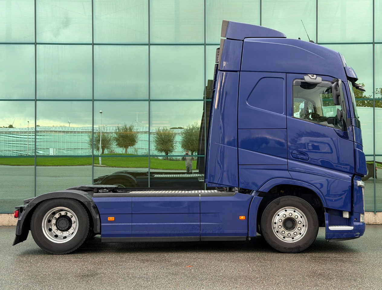 Volvo FH 460 Globetrotter 2x Tanks 811.000 KM TOP Condition NL Truck - Vetopöytäauto: kuva  Volvo FH 460 Globetrotter 2x Tanks 811.000 KM TOP Condition NL Truck - Vetopöytäauto Volvo FH 460 Globetrotter 2x Tanks 811.000 KM TOP Condition NL Truck - Vetopöytäauto: kuva  Volvo FH 460 Globetrotter 2x Tanks 811.000 KM TOP Condition NL Truck - Vetopöytäauto