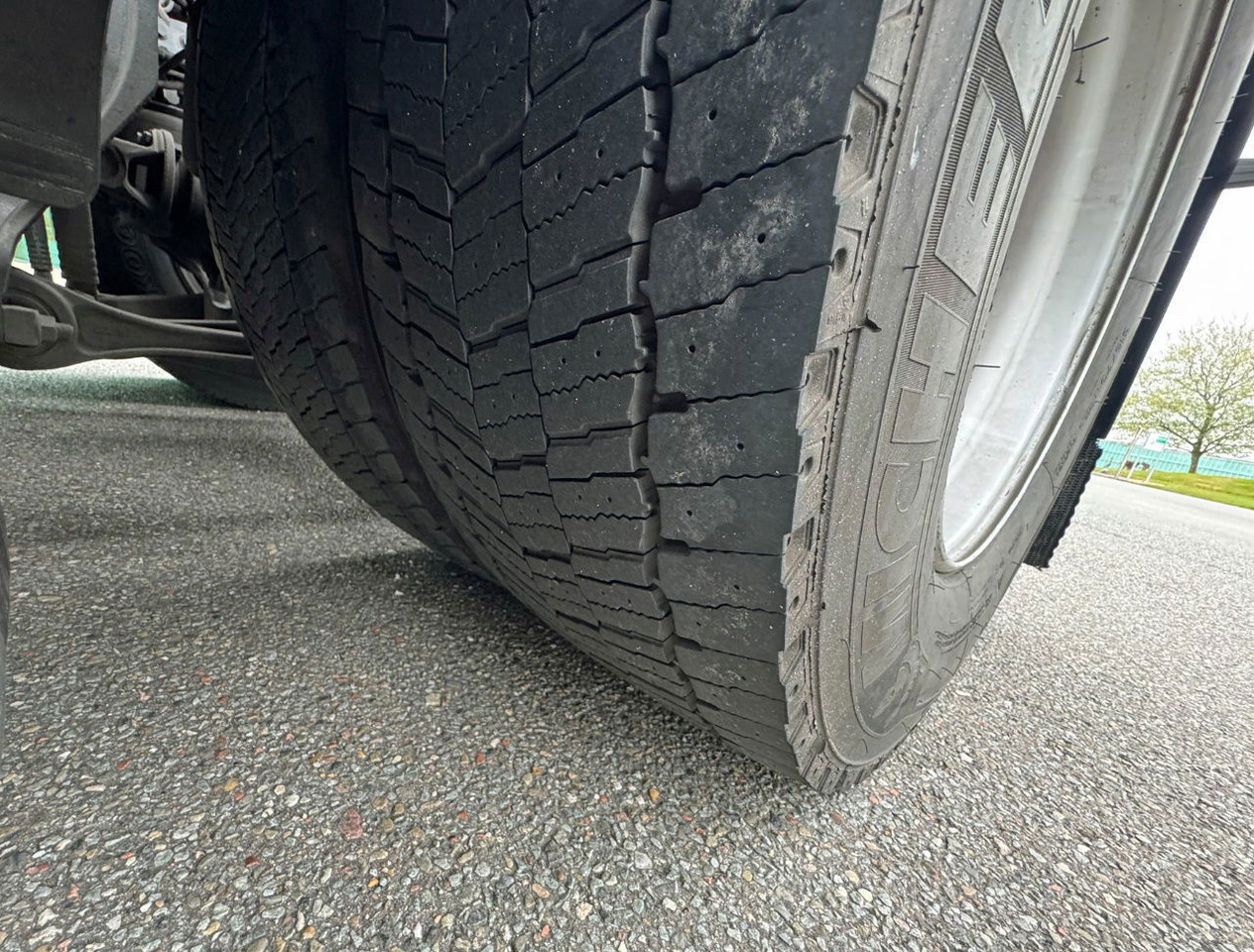 Vetopöytäauto Volvo FH Globetrotter 6X2 701.000 KM Super Condition NL Truck: kuva Vetopöytäauto Volvo FH Globetrotter 6X2 701.000 KM Super Condition NL Truck