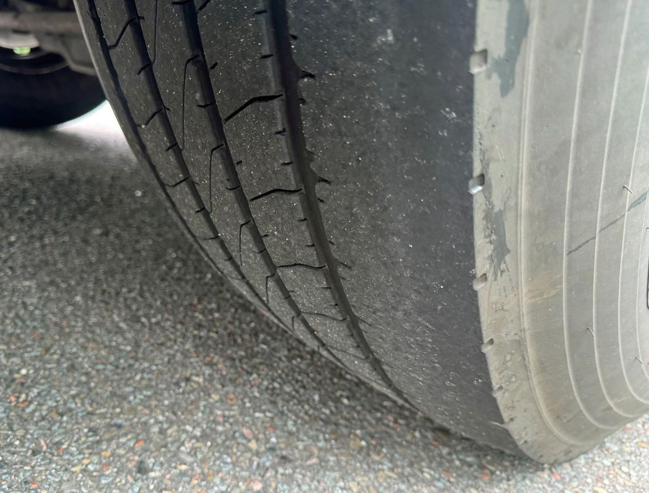 Vetopöytäauto Volvo FH Globetrotter 6X2 701.000 KM Super Condition NL Truck: kuva Vetopöytäauto Volvo FH Globetrotter 6X2 701.000 KM Super Condition NL Truck