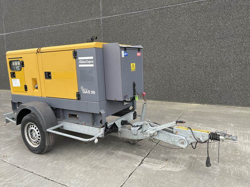 Atlas-Copco QAS 30 - Sähkögeneraattori: kuva Atlas-Copco QAS 30 - Sähkögeneraattori Atlas-Copco QAS 30 - Sähkögeneraattori: kuva Atlas-Copco QAS 30 - Sähkögeneraattori