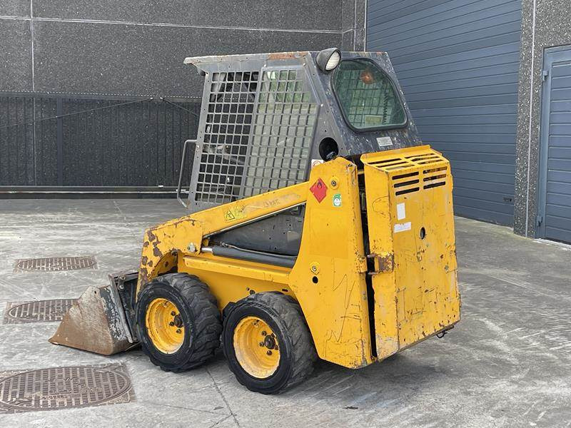 Bobcat S 70 - Liukuohjattu kuormaaja: kuva Bobcat S 70 - Liukuohjattu kuormaaja Bobcat S 70 - Liukuohjattu kuormaaja: kuva Bobcat S 70 - Liukuohjattu kuormaaja