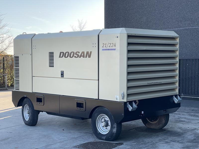 Doosan 21 / 224 - N - Ilmakompressori: kuva Doosan 21 / 224 - N - Ilmakompressori Doosan 21 / 224 - N - Ilmakompressori: kuva Doosan 21 / 224 - N - Ilmakompressori