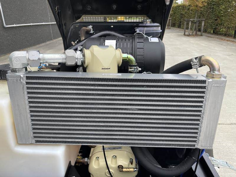 Ilmakompressori Doosan 7 / 31 E - N: kuva Ilmakompressori Doosan 7 / 31 E - N Ilmakompressori Doosan 7 / 31 E - N: kuva Ilmakompressori Doosan 7 / 31 E - N