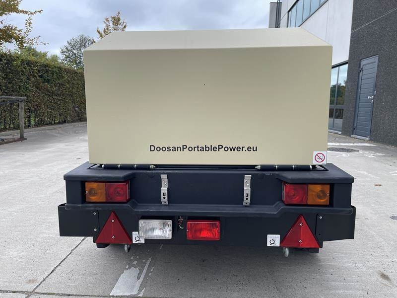 Ilmakompressori Doosan 7 / 31 E - N: kuva Ilmakompressori Doosan 7 / 31 E - N Ilmakompressori Doosan 7 / 31 E - N: kuva Ilmakompressori Doosan 7 / 31 E - N