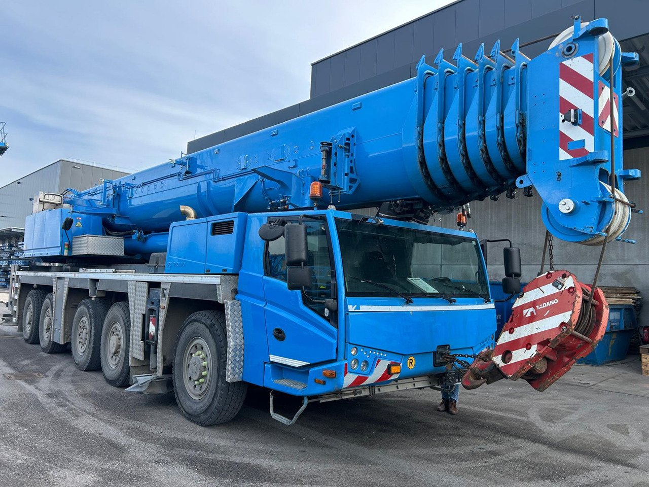 TADANO ATF 220G-5 - Ajoneuvonosturi: kuva TADANO ATF 220G-5 - Ajoneuvonosturi TADANO ATF 220G-5 - Ajoneuvonosturi: kuva TADANO ATF 220G-5 - Ajoneuvonosturi