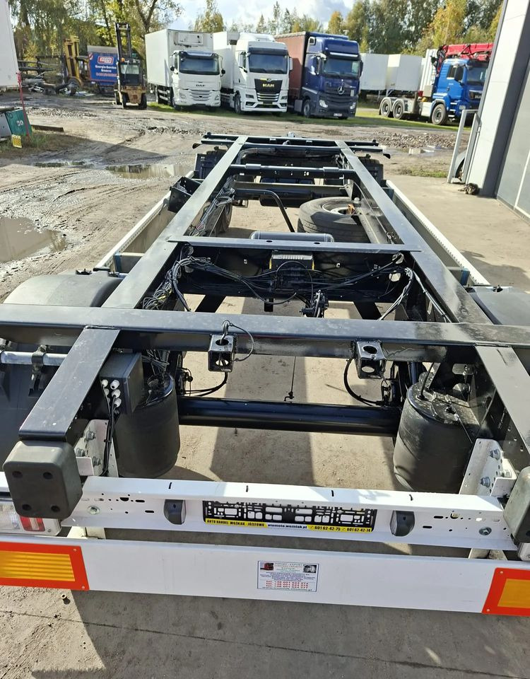 Krone BDF osie SAF przyczepa - Konttialus/ Vaihtokuormatilat perävaunu: kuva Krone BDF osie SAF przyczepa - Konttialus/ Vaihtokuormatilat perävaunu Krone BDF osie SAF przyczepa - Konttialus/ Vaihtokuormatilat perävaunu: kuva Krone BDF osie SAF przyczepa - Konttialus/ Vaihtokuormatilat perävaunu