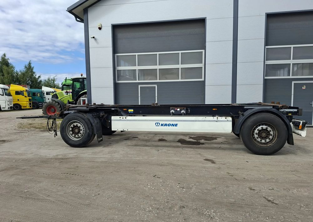 Krone BDF przyczepa - Konttialus/ Vaihtokuormatilat perävaunu: kuva Krone BDF przyczepa - Konttialus/ Vaihtokuormatilat perävaunu Krone BDF przyczepa - Konttialus/ Vaihtokuormatilat perävaunu: kuva Krone BDF przyczepa - Konttialus/ Vaihtokuormatilat perävaunu