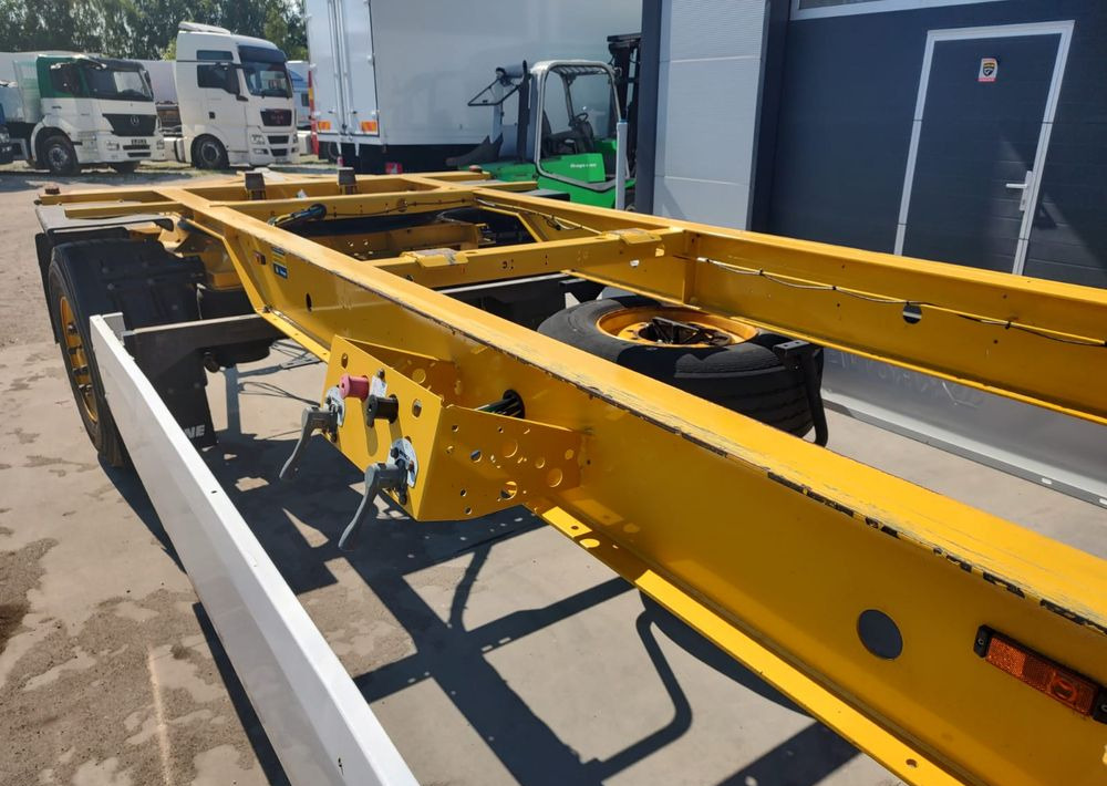 Krone Przyczepa BDF Krone - Konttialus/ Vaihtokuormatilat perävaunu: kuva Krone Przyczepa BDF Krone - Konttialus/ Vaihtokuormatilat perävaunu Krone Przyczepa BDF Krone - Konttialus/ Vaihtokuormatilat perävaunu: kuva Krone Przyczepa BDF Krone - Konttialus/ Vaihtokuormatilat perävaunu