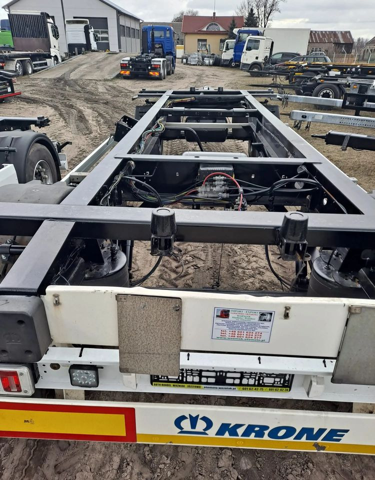 Krone Przyczepa Krone BDF 2017 rok - Konttialus/ Vaihtokuormatilat perävaunu: kuva Krone Przyczepa Krone BDF 2017 rok - Konttialus/ Vaihtokuormatilat perävaunu Krone Przyczepa Krone BDF 2017 rok - Konttialus/ Vaihtokuormatilat perävaunu: kuva Krone Przyczepa Krone BDF 2017 rok - Konttialus/ Vaihtokuormatilat perävaunu