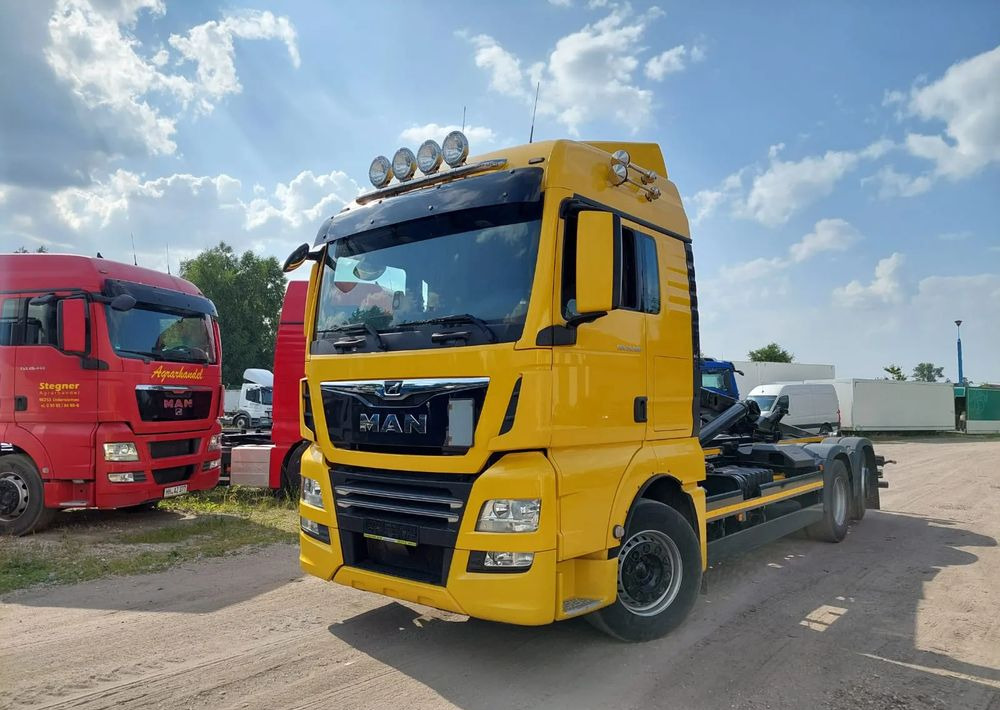 MAN TGX 26-500 Hakowiec oś skrętna - Koukkulava kuorma-auto: kuva MAN TGX 26-500 Hakowiec oś skrętna - Koukkulava kuorma-auto MAN TGX 26-500 Hakowiec oś skrętna - Koukkulava kuorma-auto: kuva MAN TGX 26-500 Hakowiec oś skrętna - Koukkulava kuorma-auto