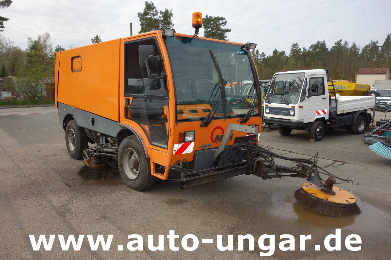 Aebi MFH 5000 Kehrmaschine Baujahr 2004 4-Rad Lenkung Wildkrautbesen - Lakaisuauto: kuva Aebi MFH 5000 Kehrmaschine Baujahr 2004 4-Rad Lenkung Wildkrautbesen - Lakaisuauto Aebi MFH 5000 Kehrmaschine Baujahr 2004 4-Rad Lenkung Wildkrautbesen - Lakaisuauto: kuva Aebi MFH 5000 Kehrmaschine Baujahr 2004 4-Rad Lenkung Wildkrautbesen - Lakaisuauto