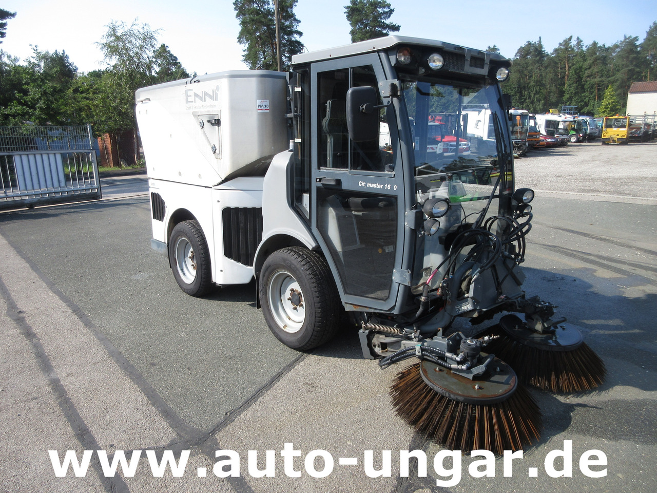 Hako Citymaster CM 1600 4x4 Kehrmaschine mit Kärcher am Heck - Lakaisuauto: kuva Hako Citymaster CM 1600 4x4 Kehrmaschine mit Kärcher am Heck - Lakaisuauto Hako Citymaster CM 1600 4x4 Kehrmaschine mit Kärcher am Heck - Lakaisuauto: kuva Hako Citymaster CM 1600 4x4 Kehrmaschine mit Kärcher am Heck - Lakaisuauto