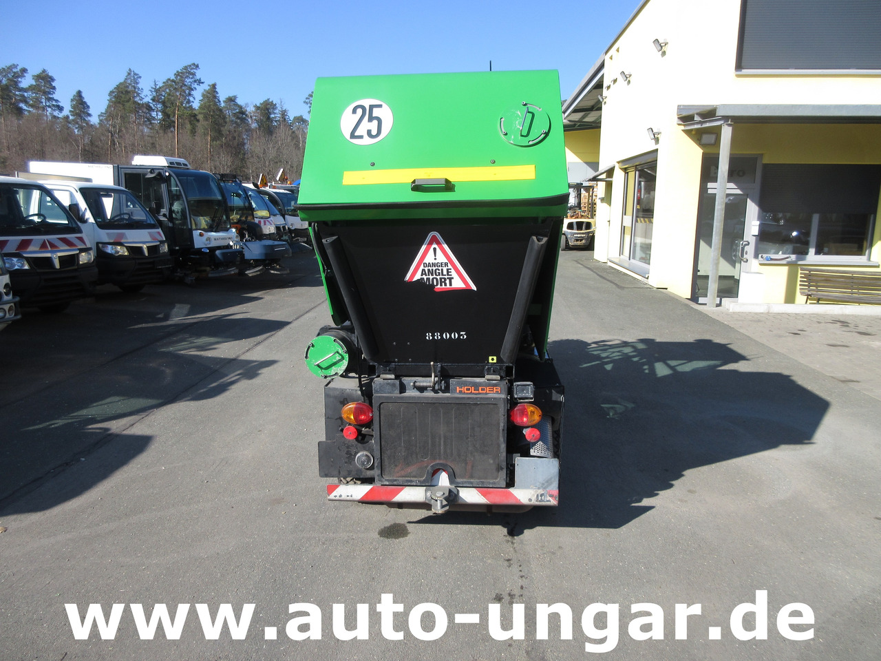 Holder X40 / X45 Baujahr 2017 Knicklenkung Kehraufbau 4x4 Kommunalhydraulik Frontheber - Lakaisuauto: kuva Holder X40 / X45 Baujahr 2017 Knicklenkung Kehraufbau 4x4 Kommunalhydraulik Frontheber - Lakaisuauto Holder X40 / X45 Baujahr 2017 Knicklenkung Kehraufbau 4x4 Kommunalhydraulik Frontheber - Lakaisuauto: kuva Holder X40 / X45 Baujahr 2017 Knicklenkung Kehraufbau 4x4 Kommunalhydraulik Frontheber - Lakaisuauto