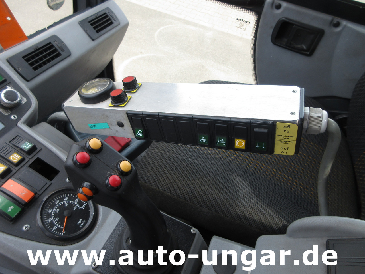 Kunnallis-/ Erikoisajoneuvot Multicar Tremo X56 4x4 Euro 5 Bj. 2015 Trilety TXK Kehr-Aufbau Motorschaden: kuva Kunnallis-/ Erikoisajoneuvot Multicar Tremo X56 4x4 Euro 5 Bj. 2015 Trilety TXK Kehr-Aufbau Motorschaden
