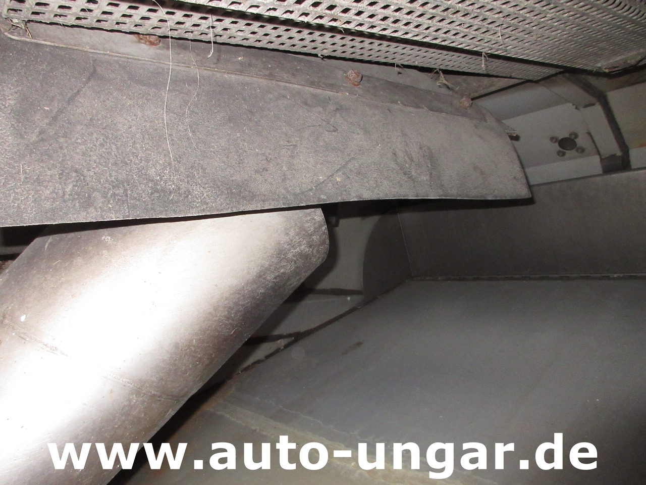 Kunnallis-/ Erikoisajoneuvot Multicar Tremo X56 4x4 Euro 5 Bj. 2015 Trilety TXK Kehr-Aufbau Motorschaden: kuva Kunnallis-/ Erikoisajoneuvot Multicar Tremo X56 4x4 Euro 5 Bj. 2015 Trilety TXK Kehr-Aufbau Motorschaden